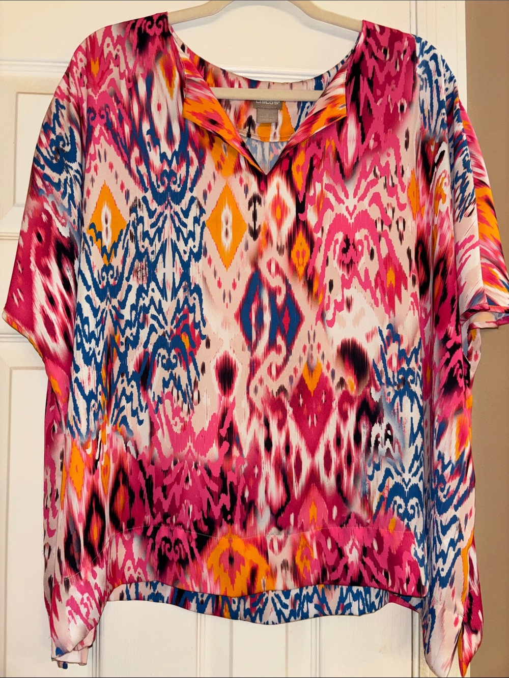 Chico's colorful V-Neck blouse Large (2)
